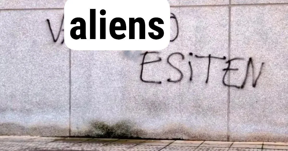 ALIENS ESITEN